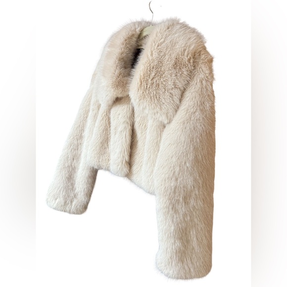 AKIRA NWT Stunning Cream Faux Fur Collared Cropped Lined Teddy Jacket (0723) - Picture 2 of 13
